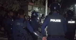 মাদারীপুরে রাতে টর্চলাইট জ্বালিয়ে দুই গ্রুপের সংঘর্ষ, আহত ৫